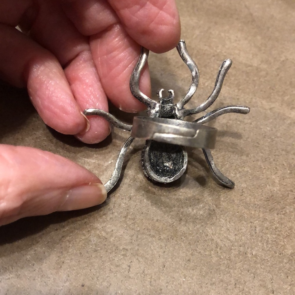 Beautiful Vintage Rhinestone Spider Ring ๐ท๏ธ - Picture 9 of 10